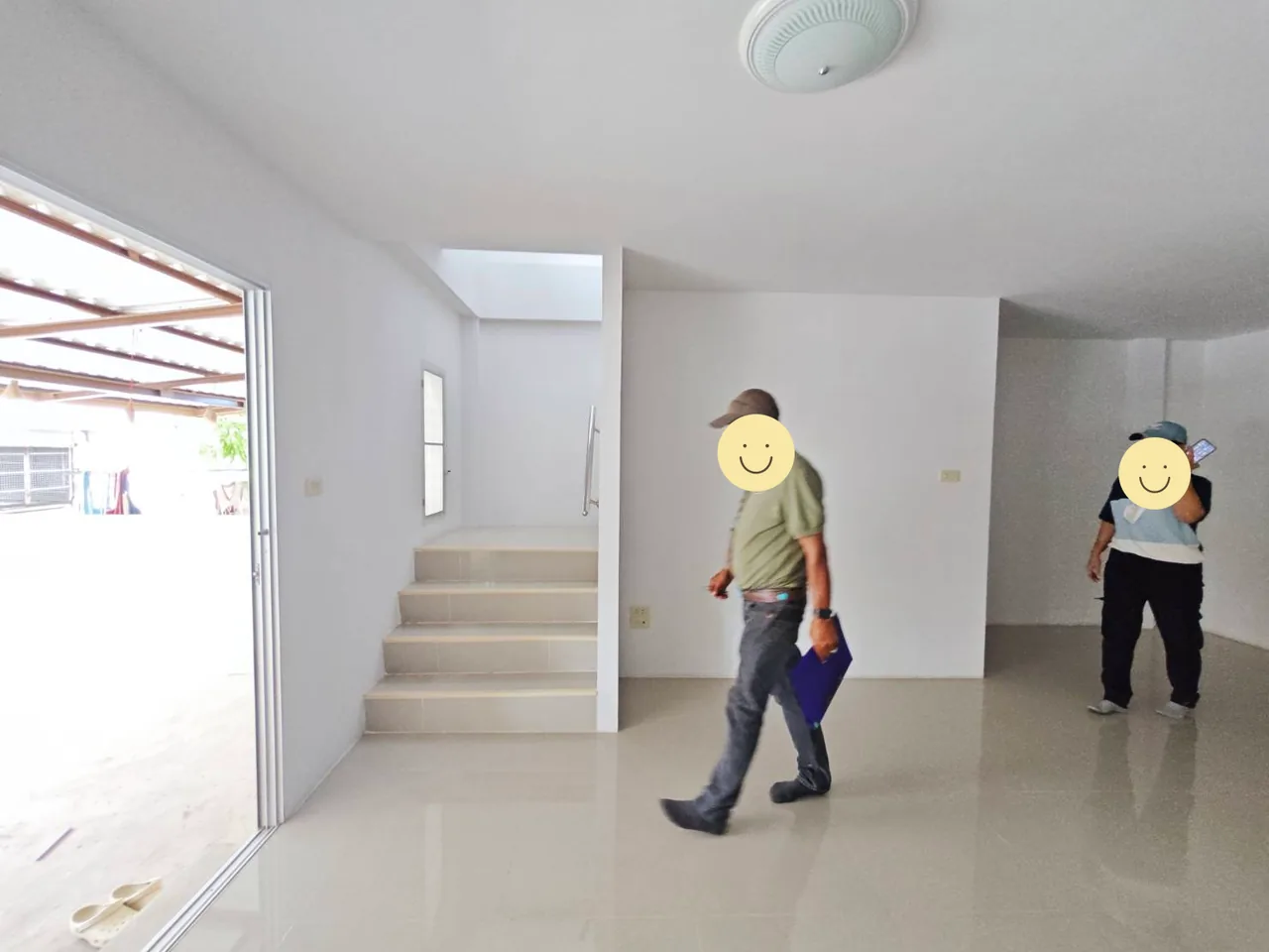 สำรวจพื้นที่ใช้งานภายในบ้าน โดยปกป้องใบหน้าที่มองเห็น